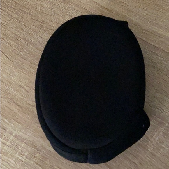 Beats over the head headphone case only - Picture 2 of 3
